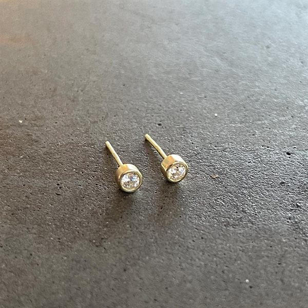 Sweet Love Gold Moissanite Earrings - Small