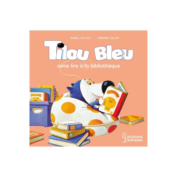 Tilou Bleu aime lire à la bibliothèque